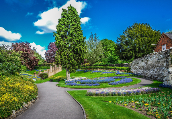 Per-Person, Twin-Share Seven-Day Chelsea Flower Show & English Castle Garden Tour