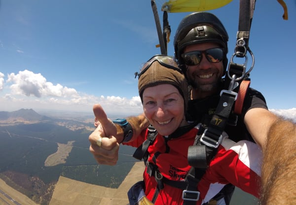 12000-Feet Tandem Skydive Package incl. $40 Voucher Towards a Camera Package or Exit Image - Option for 15000-Feet — photo 5