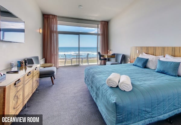 One-Night Hokitika Escape for Two People in a Standard Driftwood Room incl. Continental Breakfast, & WiFi - Options for Two Nights & Ocean View Room — photo 2