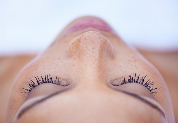 Lash Lift & Tint incl. Your Choice of Hand & Foot Massage or Brow Shape & Tint — photo 3