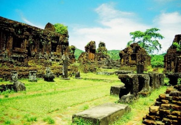 Per-Person, Twin-Share 10-Day North to South Vietnam Package incl. Breakfasts, Accommodation, Transportation, Halong Bay Cruise, Domestic Flights, Sightseeing & More - Option for Three, Four & Five Star Accommodation Packages — photo 7