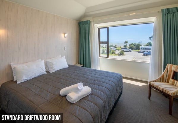 One-Night Hokitika Escape for Two People in a Standard Driftwood Room incl. Continental Breakfast, & WiFi - Options for Two Nights & Ocean View Room — photo 6