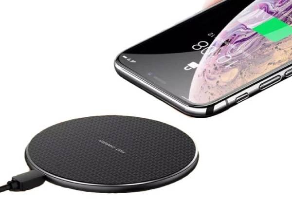 Titan Wireless Fast Charger Compatible with iPhone & Android - Black — photo 2