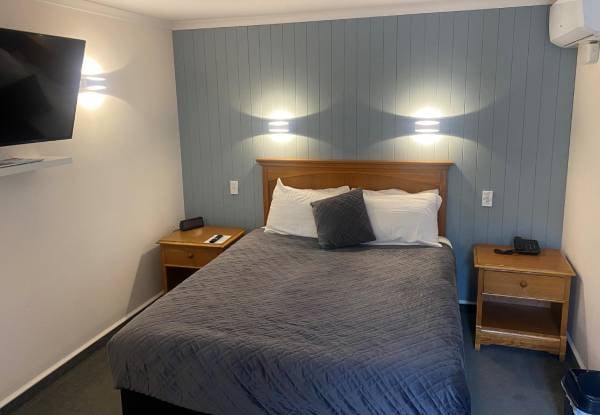 One-Night Stay at City Suites Tauranga in a Standard Studio Room for Two People — photo 4