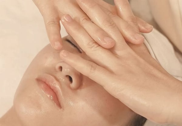 Relax with a 60-Minute Facial GuaSha Uness Health - Option for Classic Facial Spa — photo 5