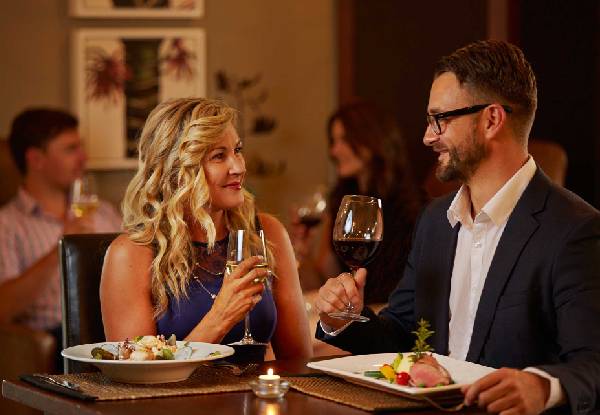 One-Night Five-Star Luxury Vineyard Getaway for Two People in a Winemakers Cottage incl. Late Checkout of 12pm, Breakfast, Wi-Fi, Car Parking & Vintage Bike Hire - Options for Garden or Lakeside Cottage & Two-Night Stays — photo 4