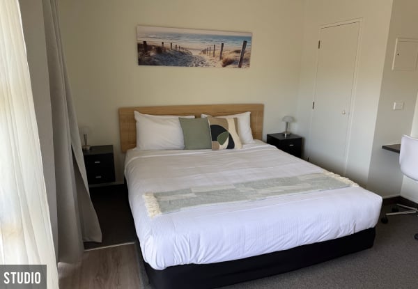 Peaceful Stay at Coromandel Court Motel for up to Four Guests incl. Late Checkout - Options for One or Two Nights — photo 3