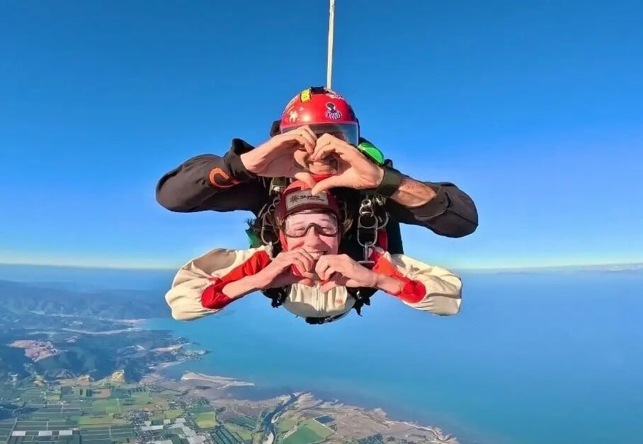 10,000ft Tandem Skydive in Abel Tasman from $293.56 per Person