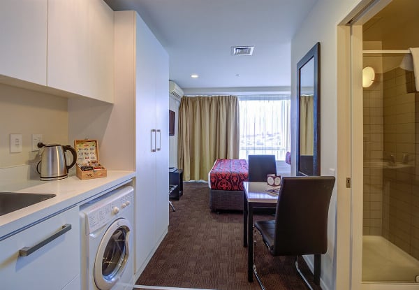 One-Night 4.5 Star Auckland Stay for Two in a One-Bedroom Apartment incl. Buffet Breakfast, $50 Food & Beverage Credit, & Car Parking — photo 12