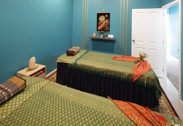 Premium Couples Massage Package Incl. Massage, Hot Stone Therapy & Ginger Tea - Options for 60-Minute or 90-Minute — photo 4