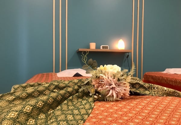 Premium Couples Massage Package Incl. Massage, Hot Stone Therapy & Ginger Tea - Options for 60-Minute or 90-Minute — photo 3