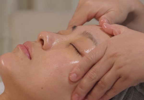 Relax with a 60-Minute Facial GuaSha Uness Health - Option for Classic Facial Spa — photo 3