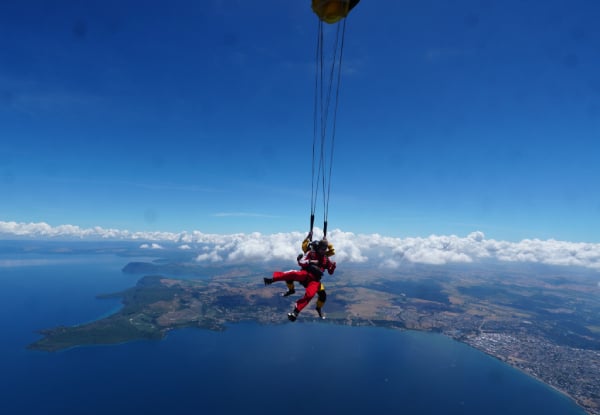 12000-Feet Tandem Skydive Package incl. $40 Voucher Towards a Camera Package or Exit Image - Option for 15000-Feet — photo 4