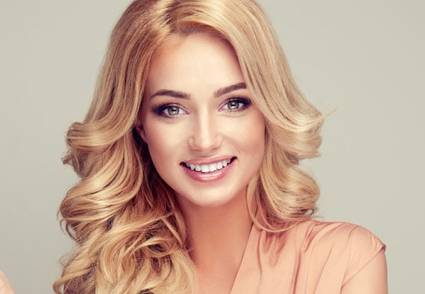 Complete Summer Make-Over incl. Half Head of Olaplex Foils, Style Cut, Blow Dry & Straighten