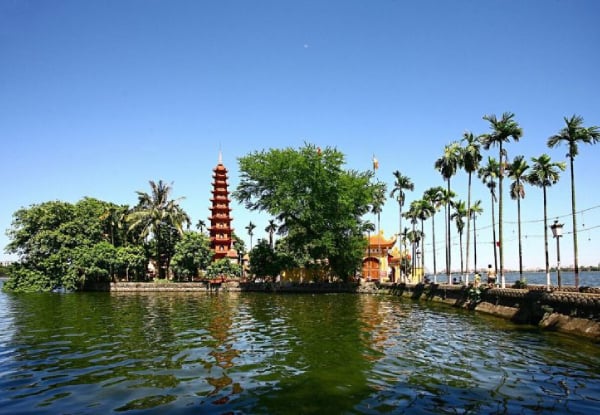 Per-Person, Twin-Share 7 Day Vietnam Tour of Hanoi, Halong & Sapa incl. Accommodation, Meals, Airport Transfer, Kayaking on Halong Bay, Cooking Class & More - Option for Three, Four & Five Star Accommodation Packages — photo 2