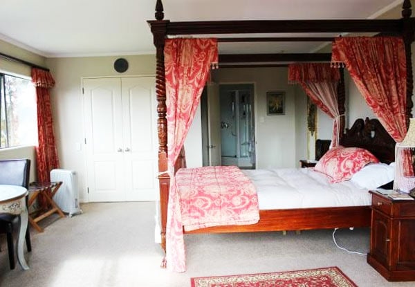 Two-Night Getaway for Two in the Windsor Room incl. Continental Breakfast, A Bottle of Wine on Arrival, Late Checkout & Wi-Fi — photo 4
