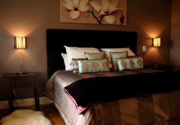 One-Night Five-Star Luxury Vineyard Getaway for Two People in a Winemakers Cottage incl. Late Checkout of 12pm, Breakfast, Wi-Fi, Car Parking & Vintage Bike Hire - Options for Garden or Lakeside Cottage & Two-Night Stays — photo 9
