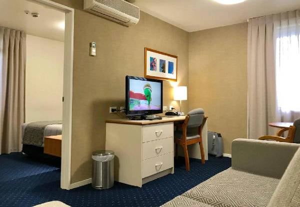 One-Night Stay at Ventura Inn & Suites Hamilton for Two People incl. Breakfast - Option for Standard Studio & Standard Suite — photo 6