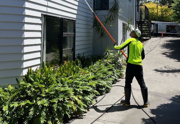 Single-Storey House Maintenance - Options for Internal & External Window Clean, Gutter Clean, or Full House Wash Maintenance Package for up to Five-Bedroom Homes — photo 7