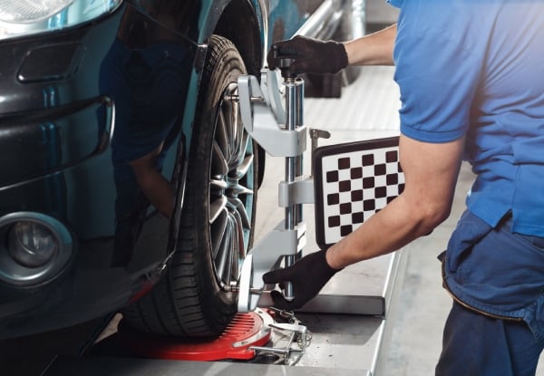 Sedan or Hatchback Computerised Wheel Alignment - Option for an SUV/4WD or Up to a Six-Tonne Vehicle — photo 3