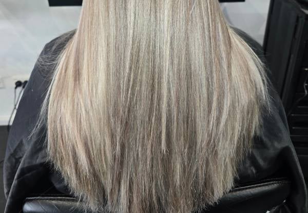 Short Hair Full Head Foils incl. Toner, Shampoo, Intense Hair Treatment, Blow Wave & Style - Mobile Service — photo 5