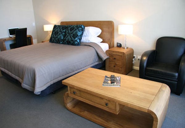One-Night Napier Escape for Two People in a Partial Ocean View Room incl. Breakfast - Option for Ocean View Studio or Ocean View Suite — photo 3