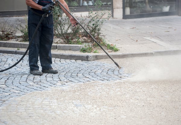 Single Storey Exterior House Wash - Options for up to a Five Bedroom House or Driveway Wash — photo 3