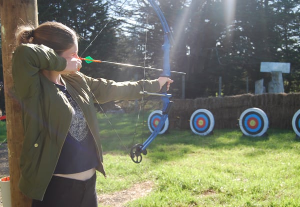 One-Hour Target Archery Session for Four People incl. Bow, Arrows & Arm Guard - Options for up to Ten People - Valid Weekends Only