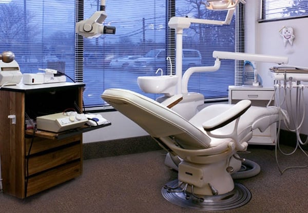 Single Tooth Simple Extraction or One Surface Filling incl. a Consultation, X-Ray, Local Anaesthetic & Post-Op Care — photo 2