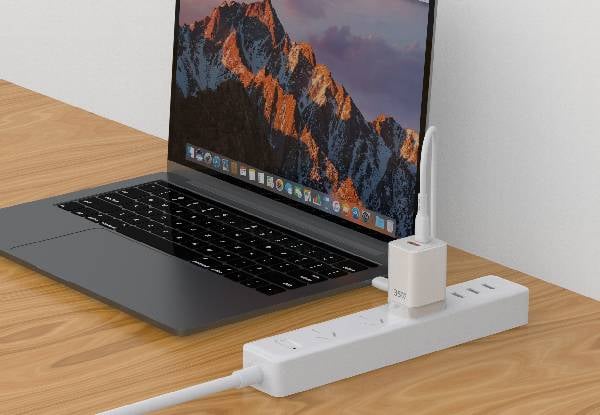 Titan 35W Ultra Fast Charger with USB-C & USB-A — photo 3