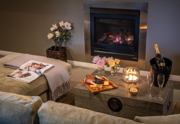 5-Star Matakana Escape at Woodhouse Mountain Lodge - Private King Villa Stay with Daily Breakfast, Bottle of Wine, Cheese Platter, Pool & Sauna Access - Option for 2 Nights — photo 7