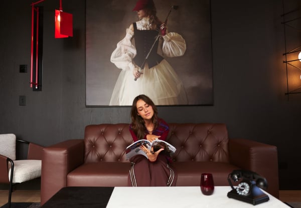 One-Night Standard Room Stay for Two at Radisson Red incl. Breakfast, Bottle of Wine & VIP Room Amenities & $50 Dining Credit at 33South Restaurant & Bar - Option for Two-Night Stay - Valid for Stays from April to September 2027 — photo 6