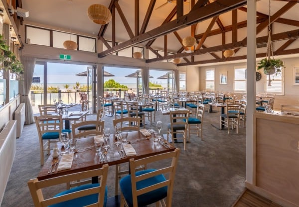 One-Night Hokitika Escape for Two People in a Standard Driftwood Room incl. Continental Breakfast, & WiFi - Options for Two Nights & Ocean View Room — photo 3